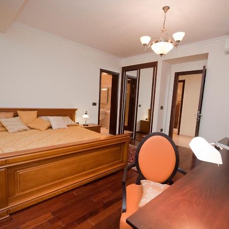 St.George Apartments Petrovac Екстер'єр фото