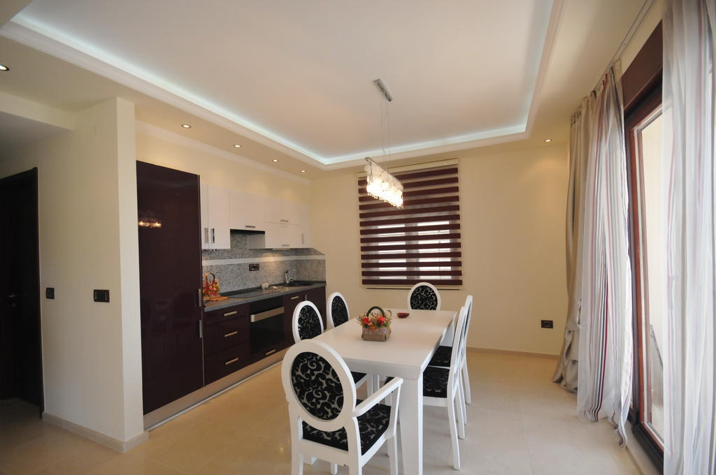 St.George Apartments Petrovac Екстер'єр фото