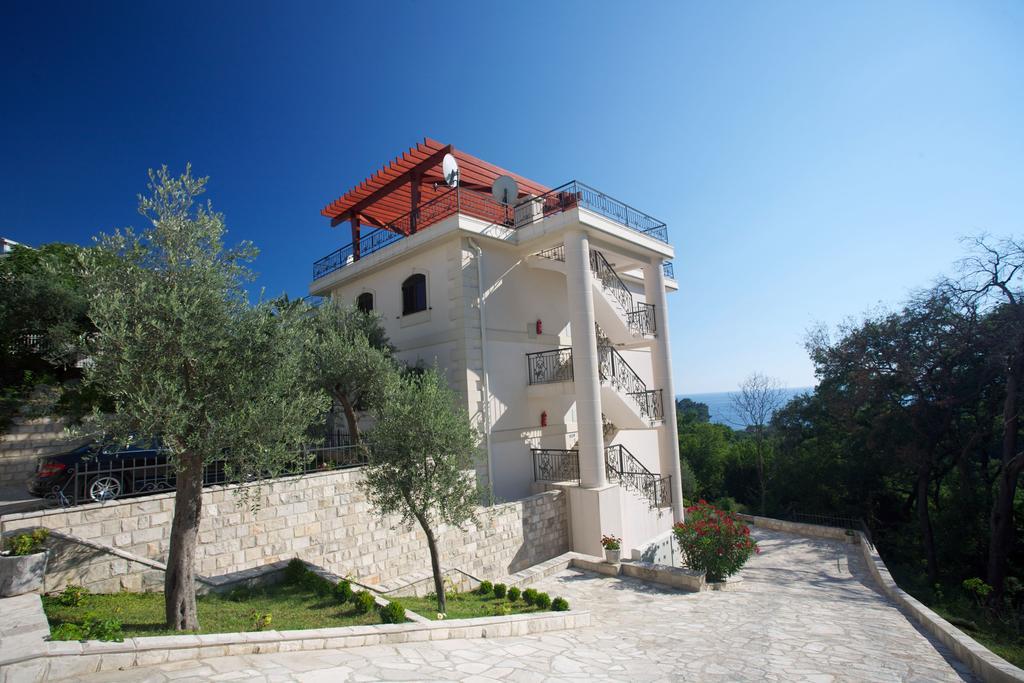 St.George Apartments Petrovac Екстер'єр фото